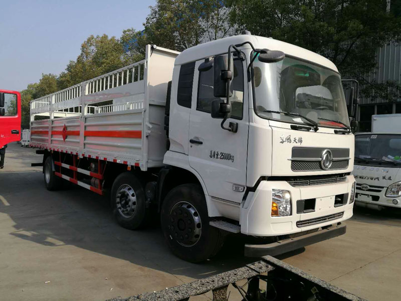 天錦8.6米(15.6噸)氣瓶車(chē)