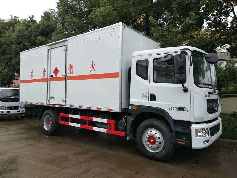 東風(fēng)6.3米(10.3噸)氣體廂式車