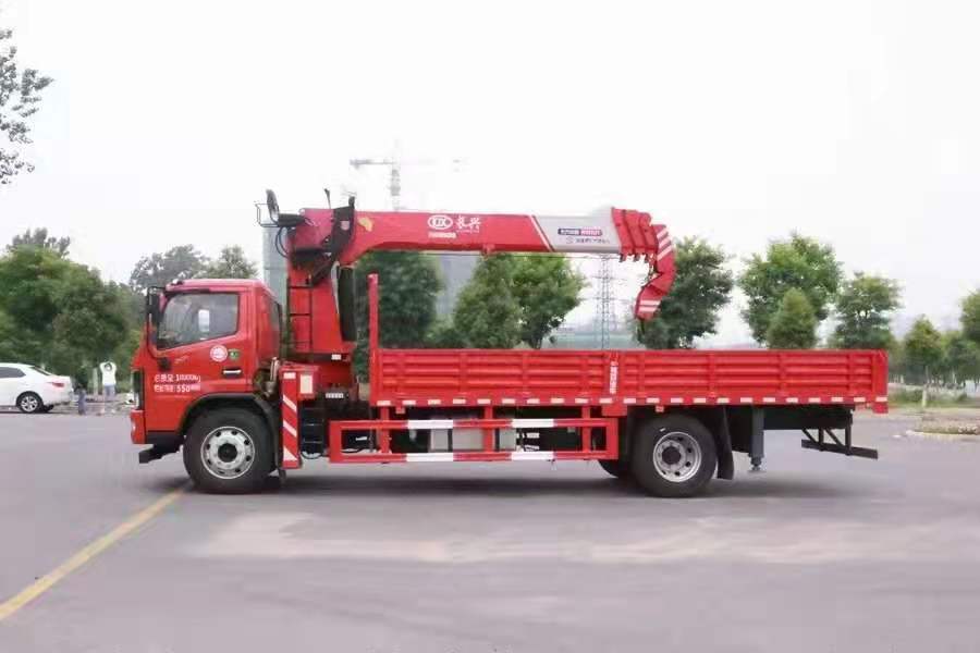 國六東風(fēng)多利卡D8單橋隨車吊